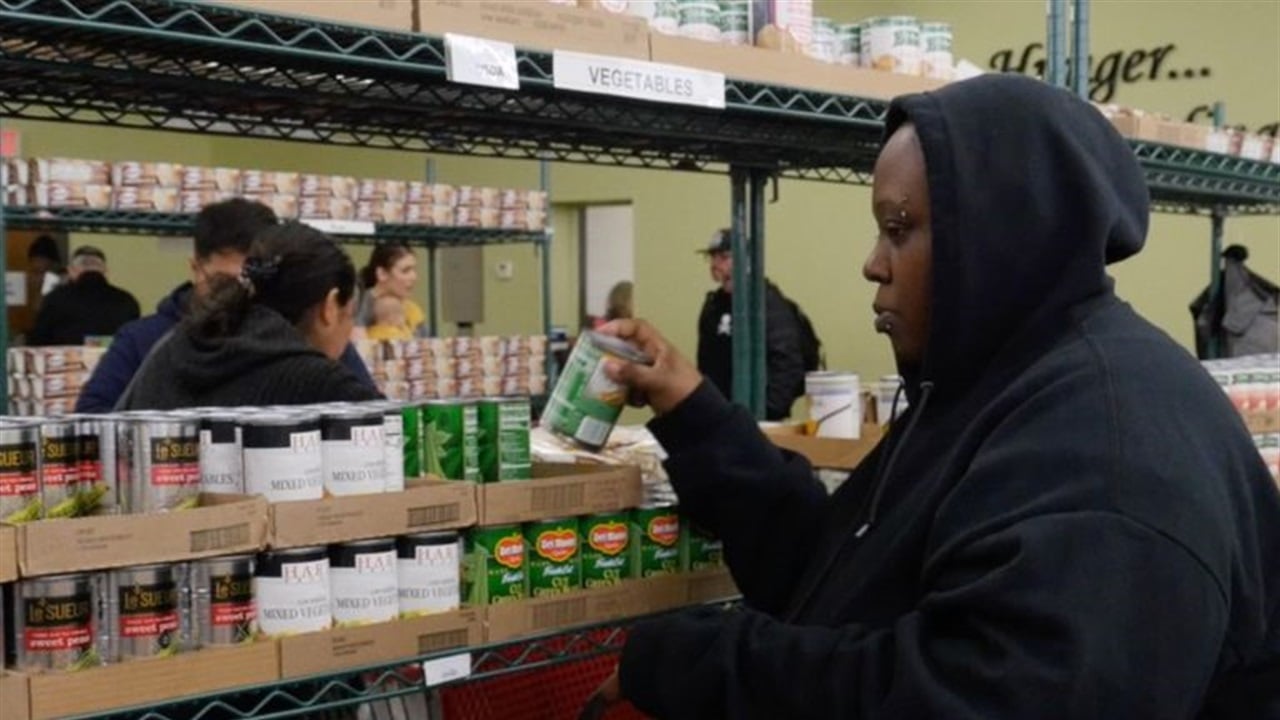 الإغلاق الحكومي يوقف الطعام عن 40 مليون فقير في أمريكا 