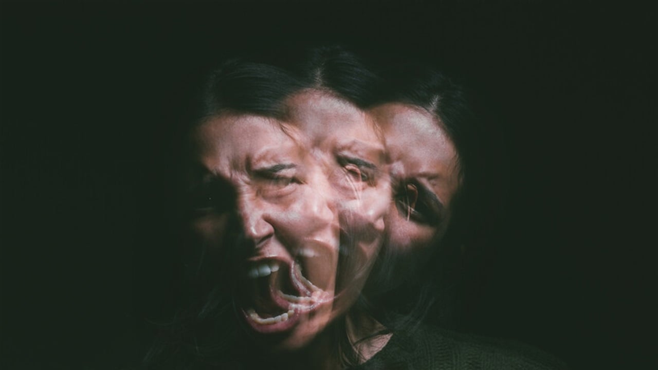 المختلون نفسيا يميلون إلى هذه الألوان.. قد تكون واحداً منهم