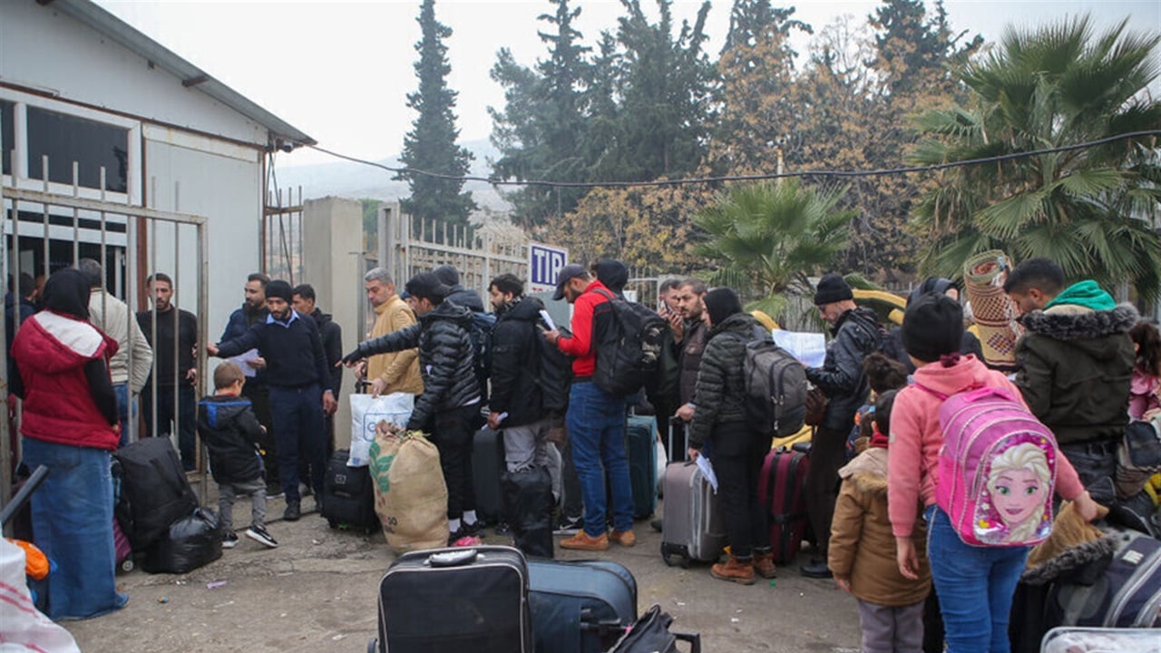 الرئيس الألماني يعلن موقفه من ترحيل اللاجئين السوريين