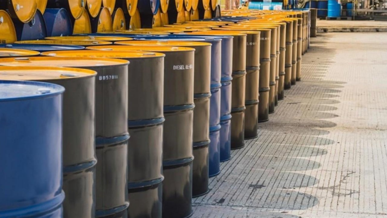 النفط يواصل الخسائر منذ الامس.. مؤشرات لتراجع النمو العالمي &quot;يفقد الشهية&quot; للخام