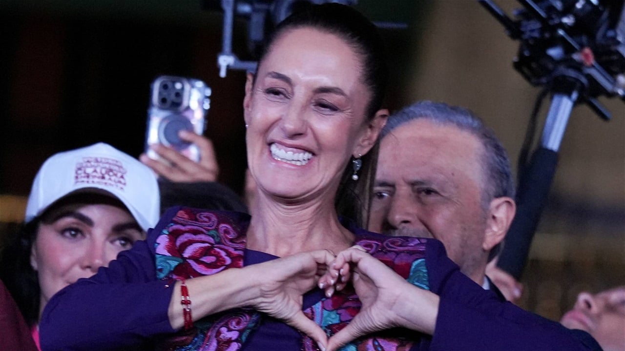 رئيسة المكسيك تتعرض لتحرش جنسي في الشارع (فيديو)