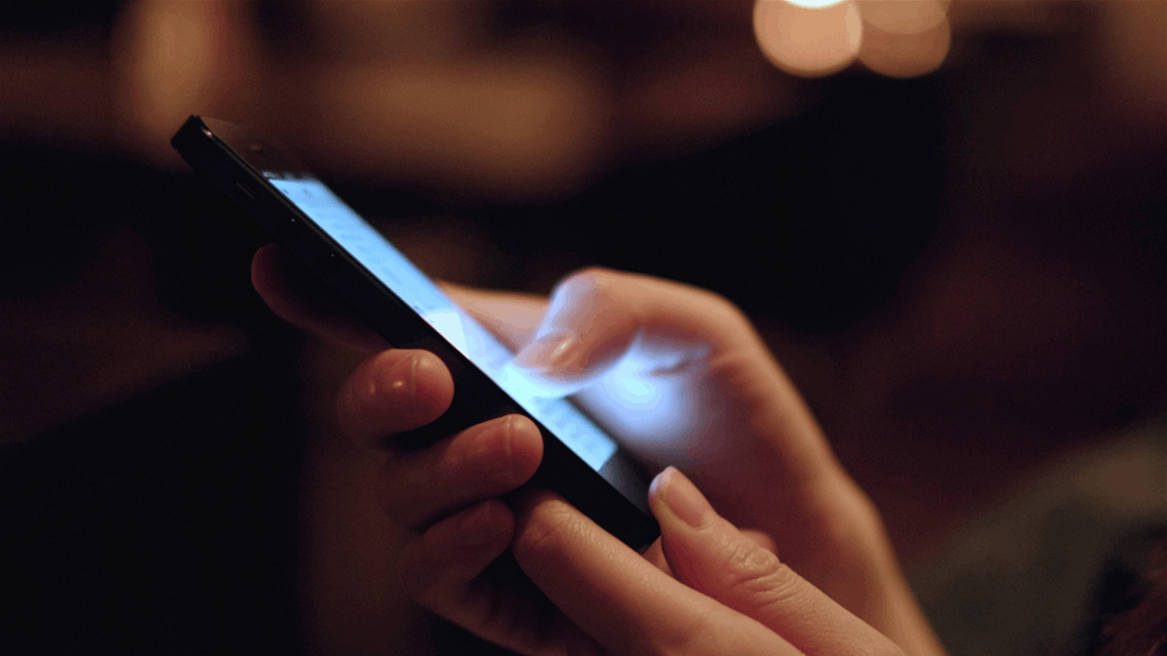 تحذير.. اترك هاتفك ليلا