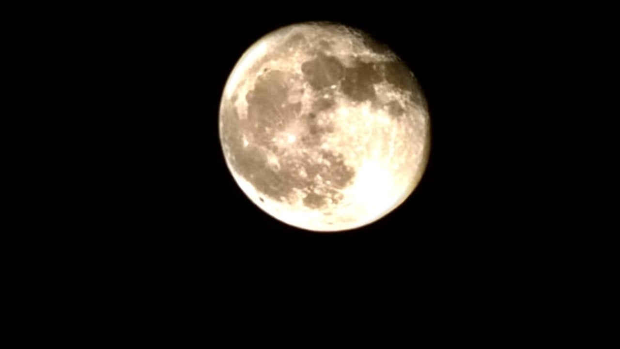 &quot;القمر العملاق&quot; يزين سماء بغداد