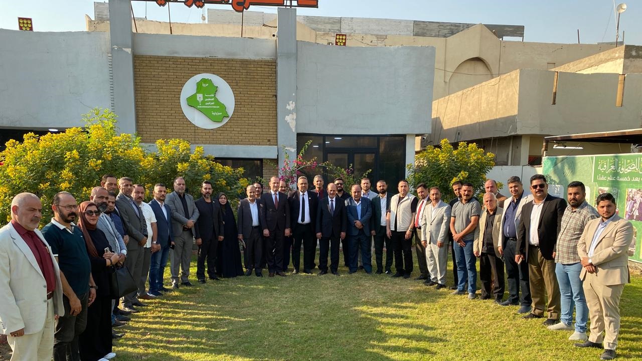 نقيب الصحفيين العراقيين يزور فرع النقابة في الديوانية ويؤكد دعمه للأسرة الصحفية
