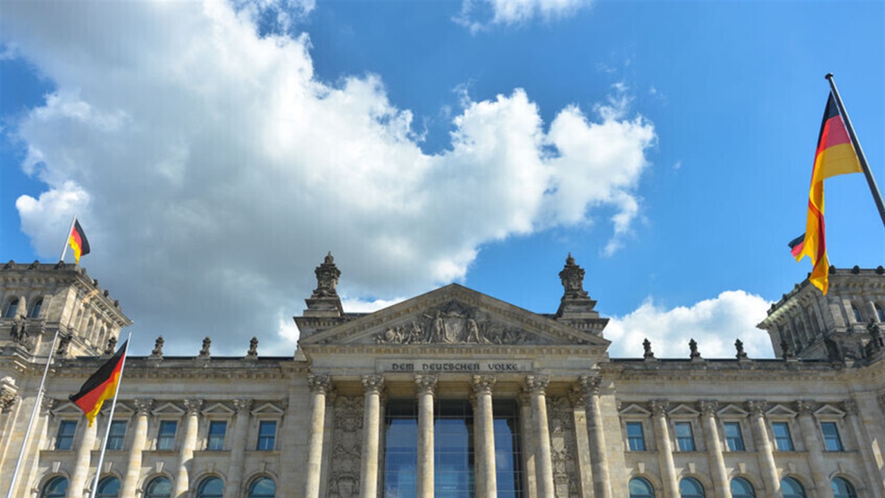 إحصائية بعدد القاصرين الذين يعتمدون على المساعدات الاجتماعية في ألمانيا