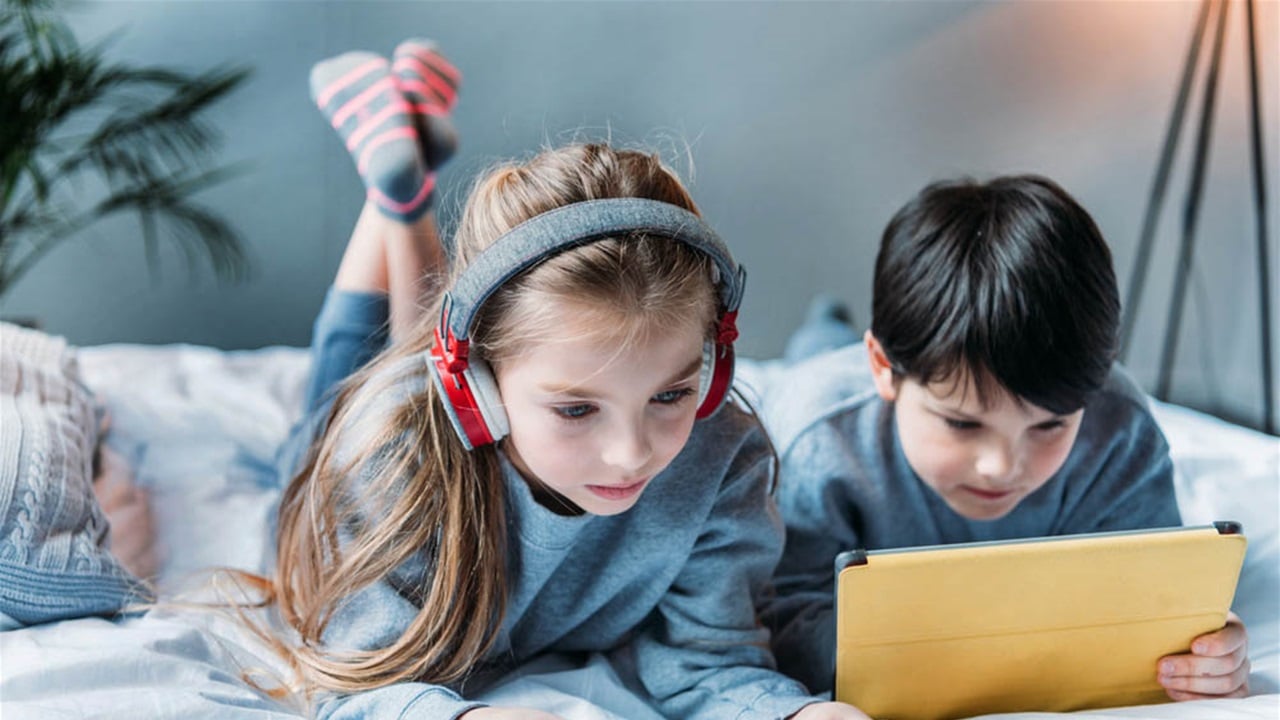 دون 15 عاماً.. دولة تحظر استخدام الأطفال لوسائل التواصل الاجتماعي