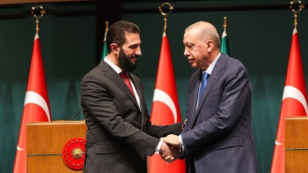 تركيا ترفع التجميد عن أصول الشرع ووزير داخليته