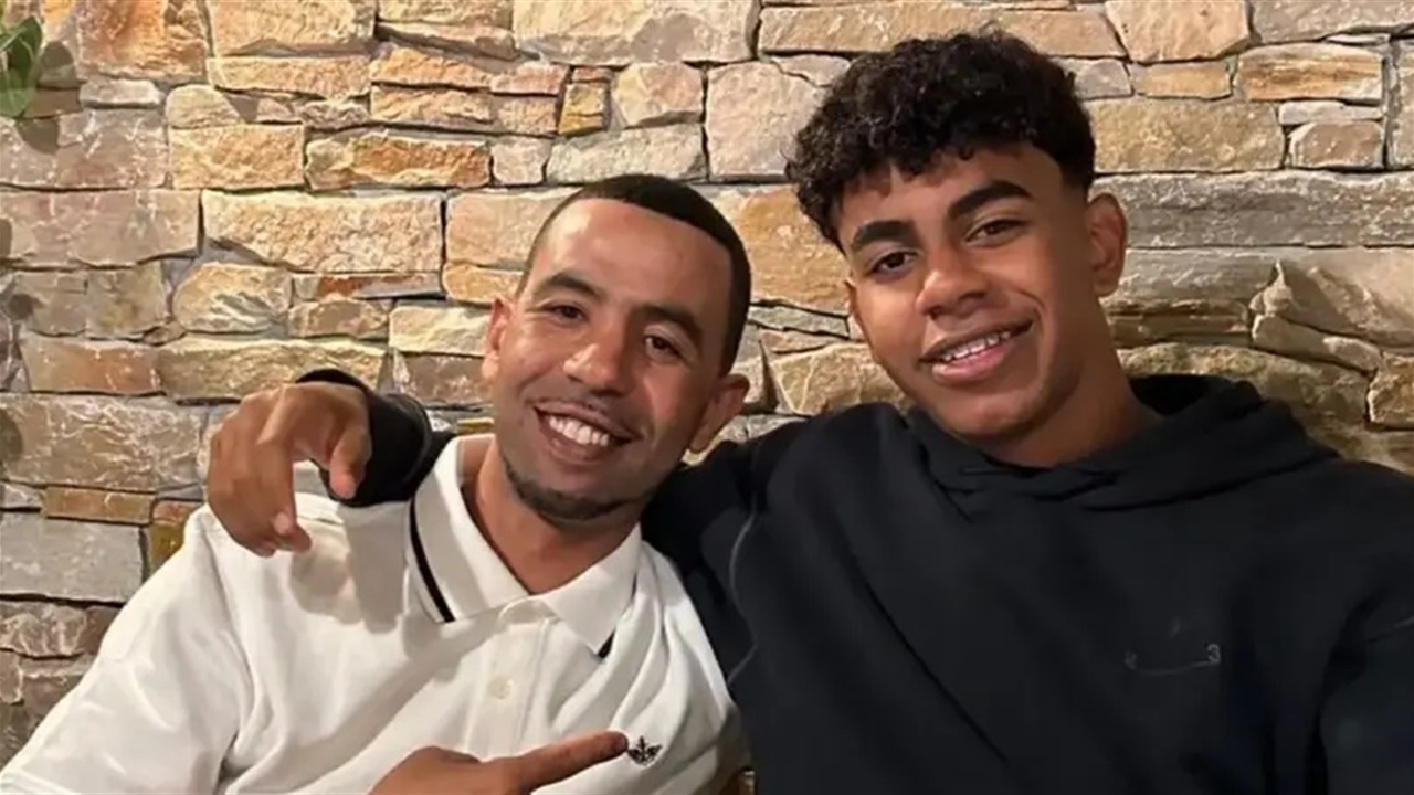 عائلة لامين يامال تتألم.. والده &quot;يبكي&quot; ويطالب برشلونة بالتحرك