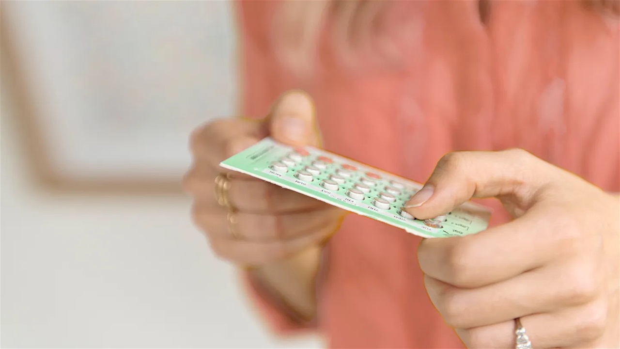 ثورة في صحة المرأة وانتصار للنساء... إدارة FDA تُلغي تحذيرات العلاج الهرموني!