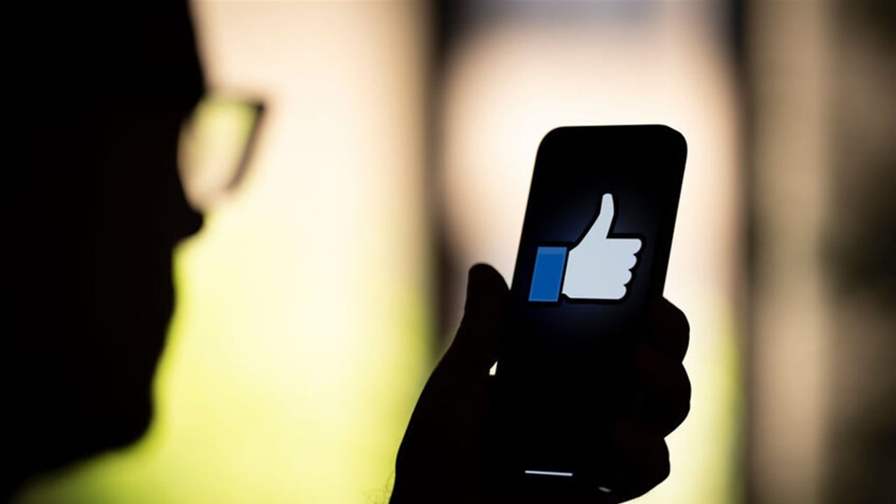 وداعاً لأشهر رموز فيسبوك.. أزرار &quot;أعجبني&quot; و&quot;شارك&quot; خارج الخدمة في 2026
