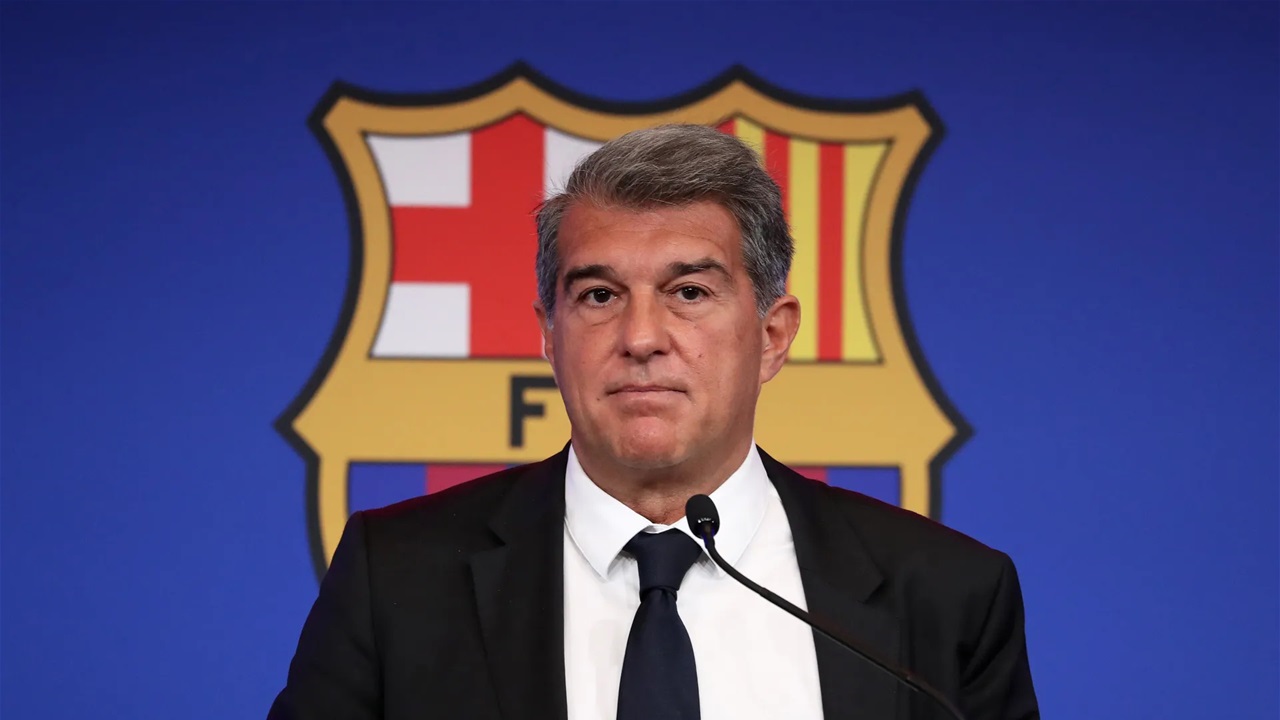 لابورتا يعلق على امكانية عودة ميسي الى برشلونة  