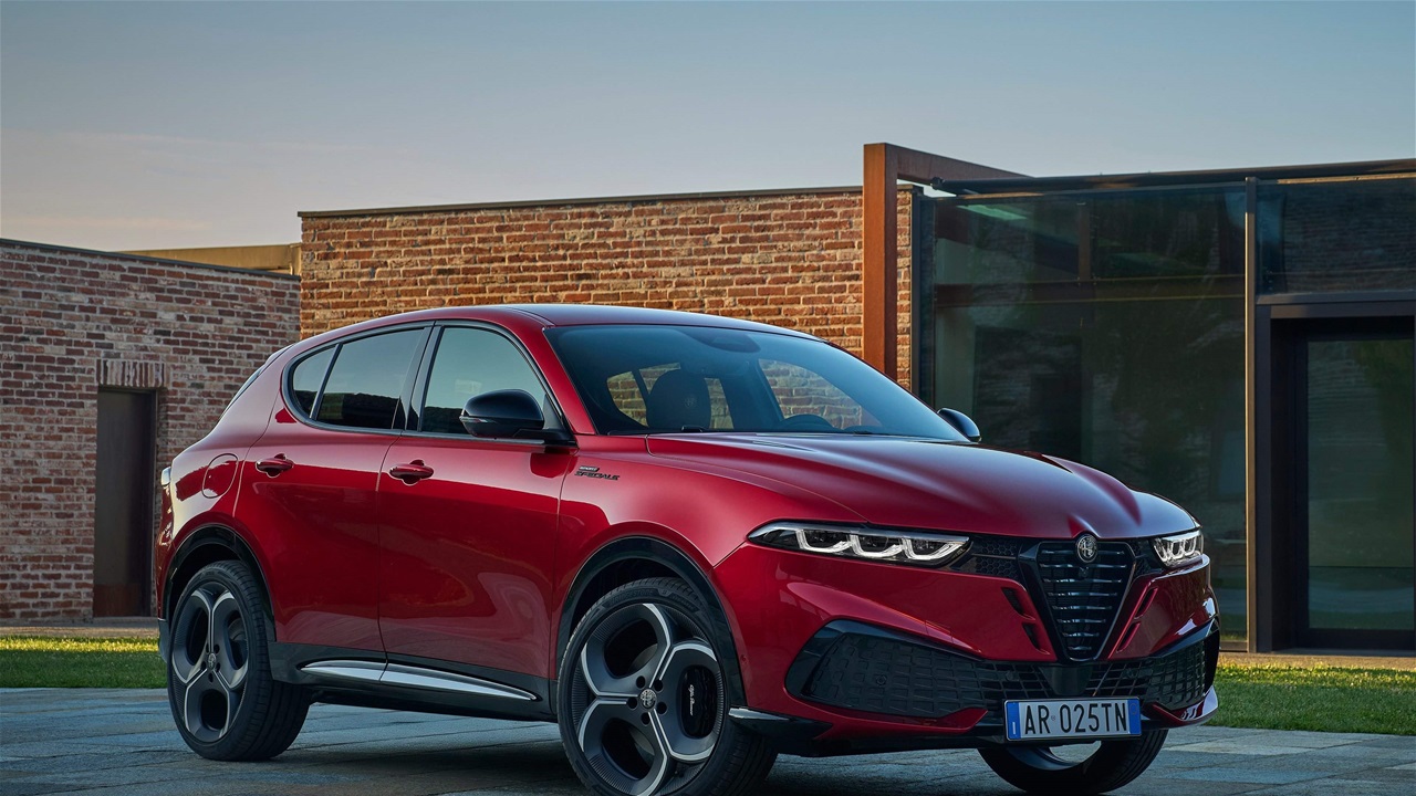 ألفا روميو تونالي الجديدة... السيارة التي فضّلت الأناقة على الثورة