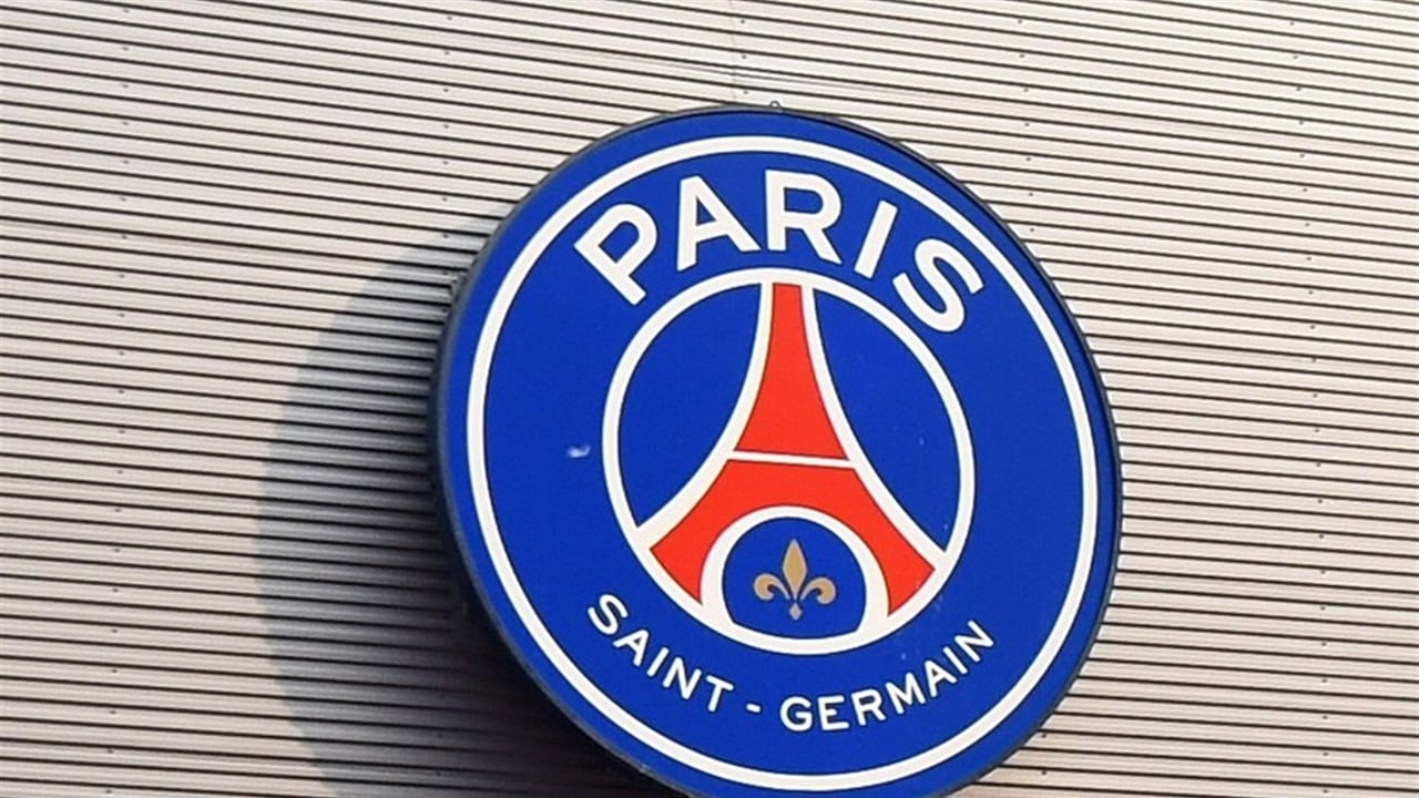 باريس يزاحم السيتي وبرشلونة على نجم البريميرليغ