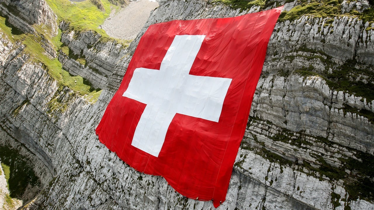 سويسرا تتفق مع واشنطن على خفض الرسوم إلى 15‎%‎