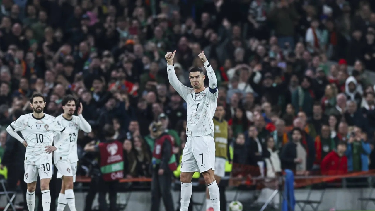 بعد الطرد الدولي الأول.. موعد إعلان عقوبة رونالدو وجماهير البرتغال ناقمة على نجمها