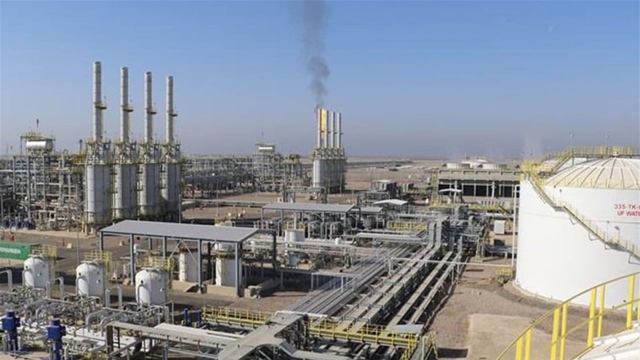 بسبب العقوبات الأمريكية.. تأخر رواتب 1300 موظف عراقي في &quot;لوك أويل&quot; منذ 6 أسابيع