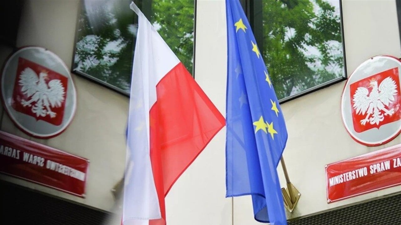 بعد حادثة التخريب.. بولندا تستدعي القائم بأعمال روسيا