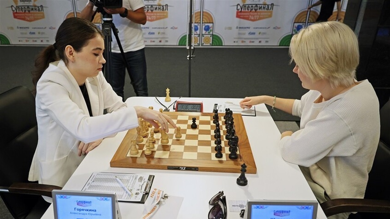 روسيا تهزم الولايات المتحدة ببطولة الشطرنج العالمية للسيدات