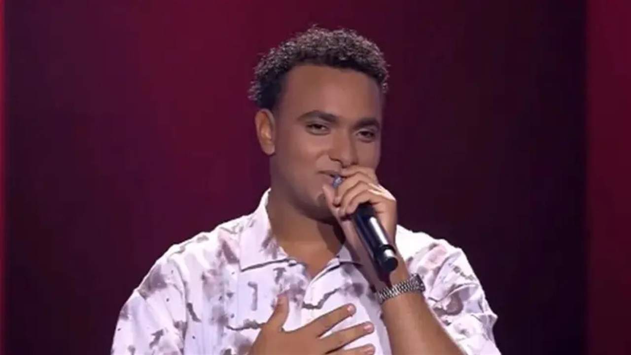 حفيد محمد فوزي يبهر لجنة &quot;ذا فويس&quot; بصوته.. كيف عرفوا صلة القرابة 