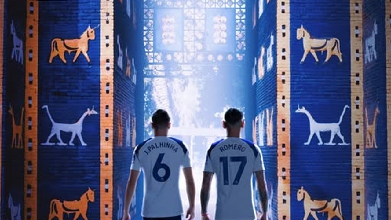 توتنهام يحتفل بتأهل العراق للملحق العالمي