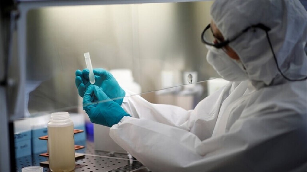 عالم روسي يكشف مفاجأة ساعدت البشر على مواجهة كورونا