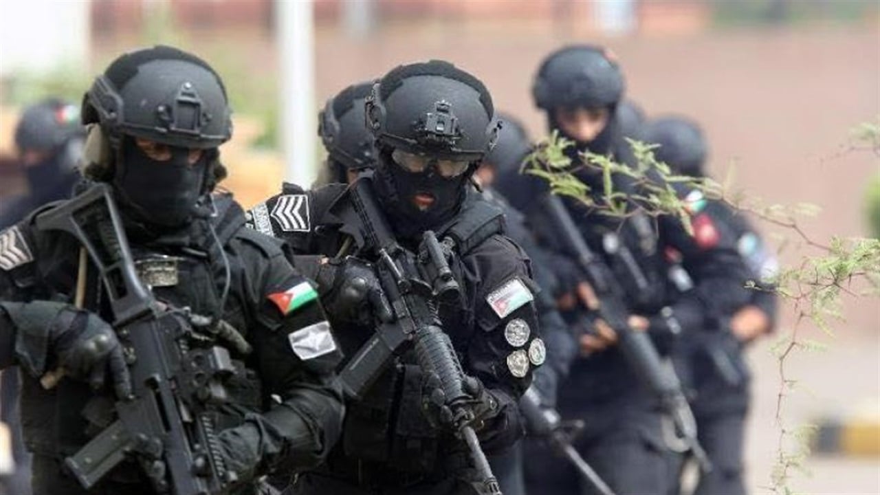 الأردن.. مداهمة مطلوبين واشتباكات مسلحة في الرمثا