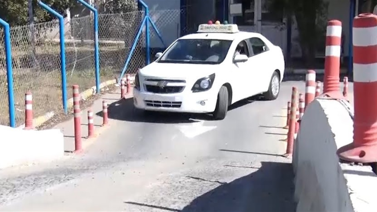 قرار حكومي بإيقاف الحجز الالكتروني لفحص &quot;السياقة&quot;