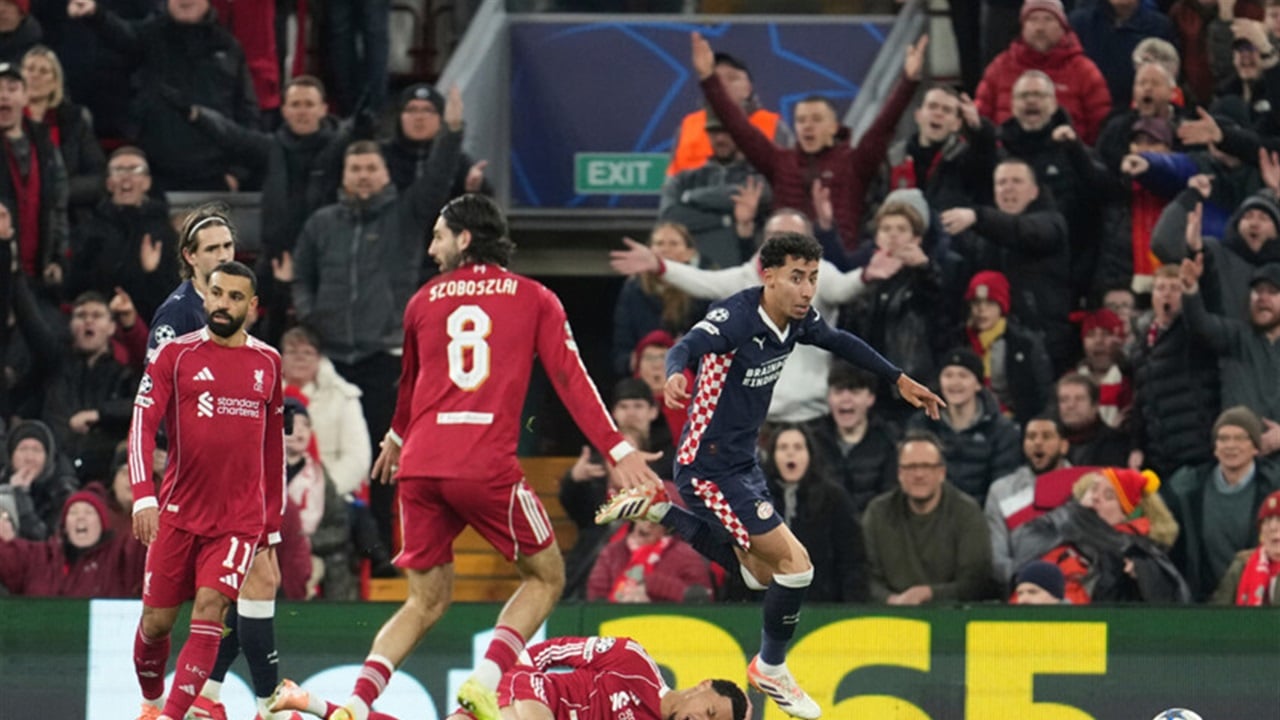 ليفربول يتلقى هزيمة &quot;مهينة&quot; في عقر داره بدوري الأبطال