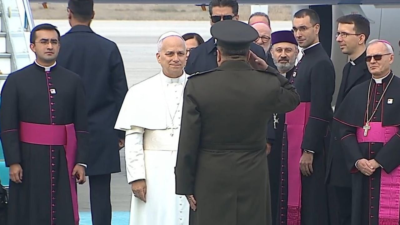 بابا الفاتيكان يصل العاصمة التركية أنقرة