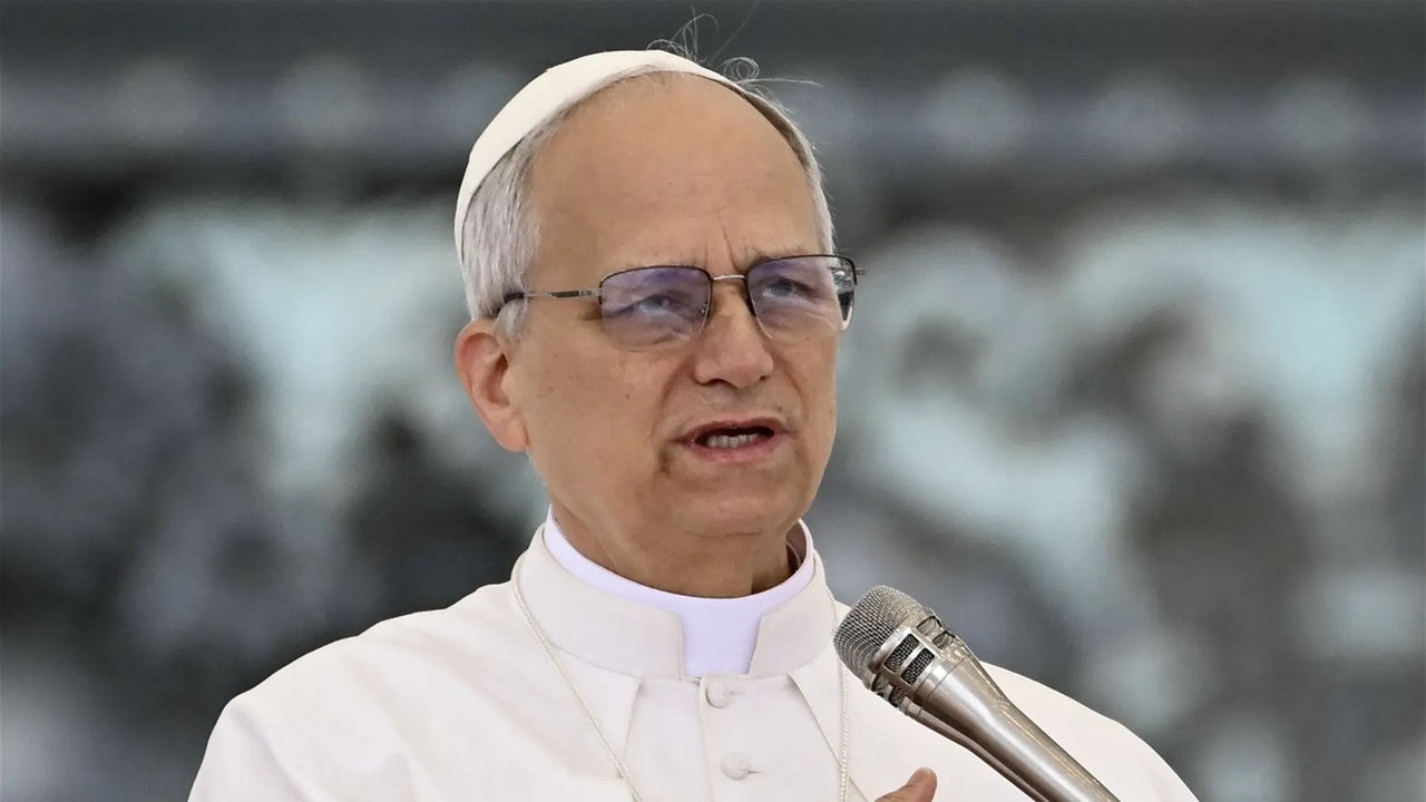 حزب الله يوجه رسالة إلى بابا الفاتيكان قبيل وصوله لبنان