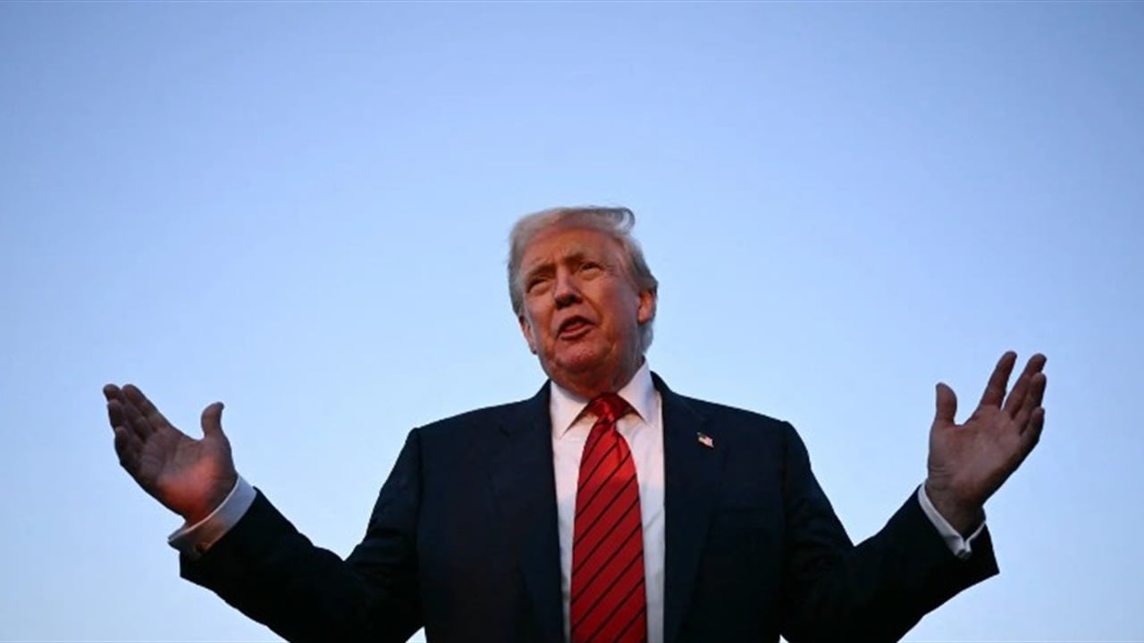 ترامب يعلن إغلاق المجال الجوي فوق فنزويلا بالكامل