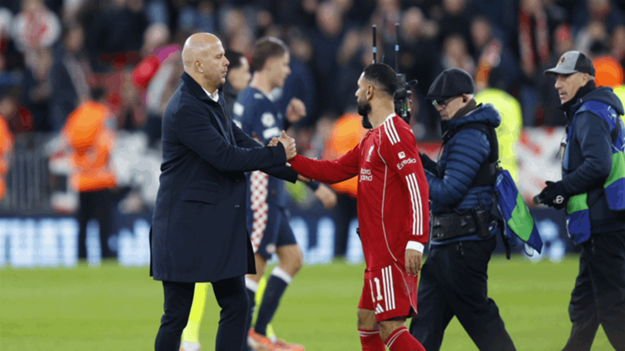 سلوت يدرس قرارا جريئا قبل مواجهة وست هام.. هل يضحي بصلاح 