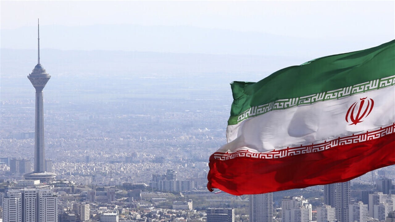 الجفاف يتسبب بإيقاف عمل محطة كهرومائية في إيران