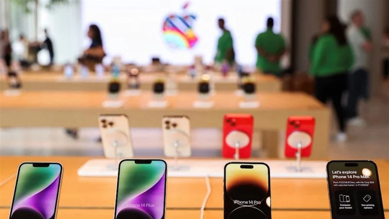 أبل تحذّر مستخدمي آيفون.. احمي بياناتك