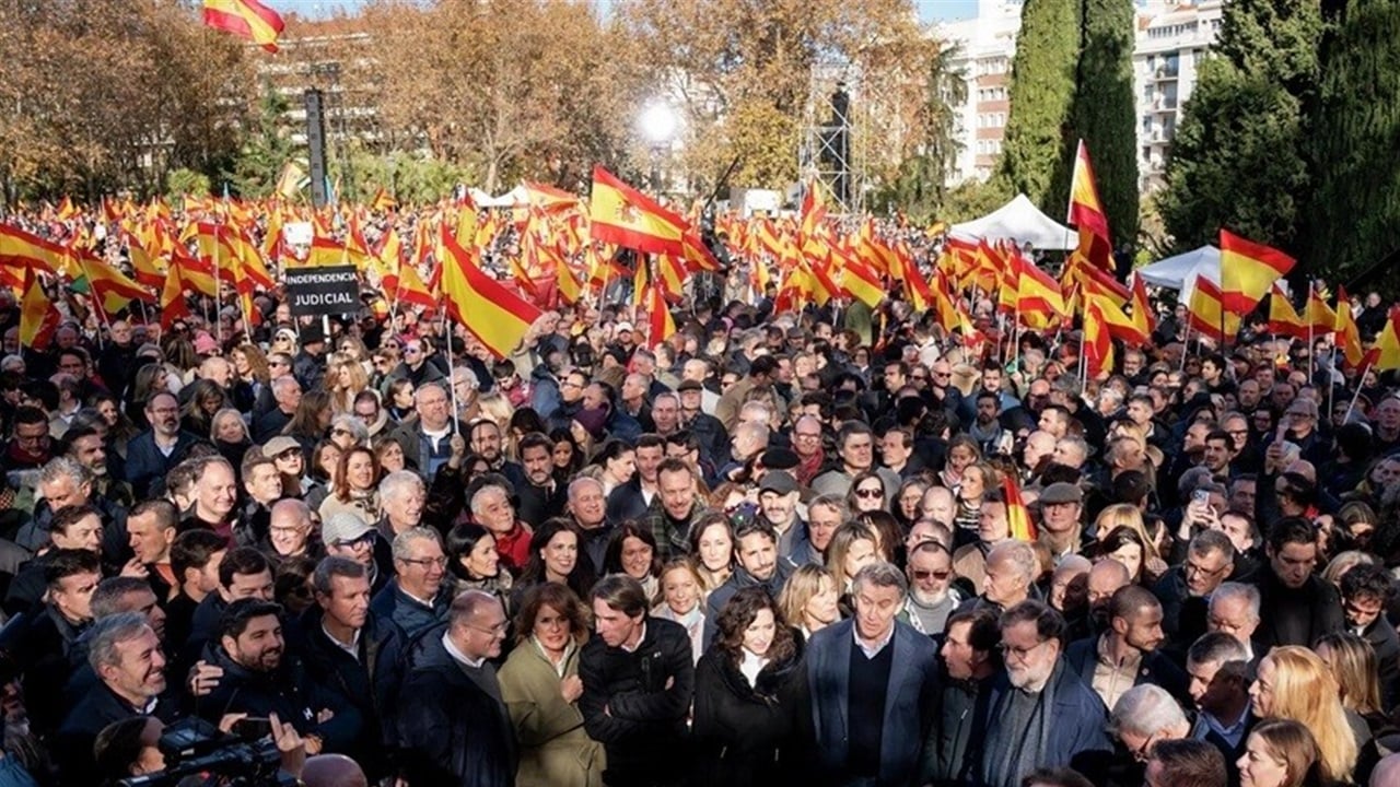 إسبانيا.. تظاهرات للمطالبة بإسقالة الحكومة