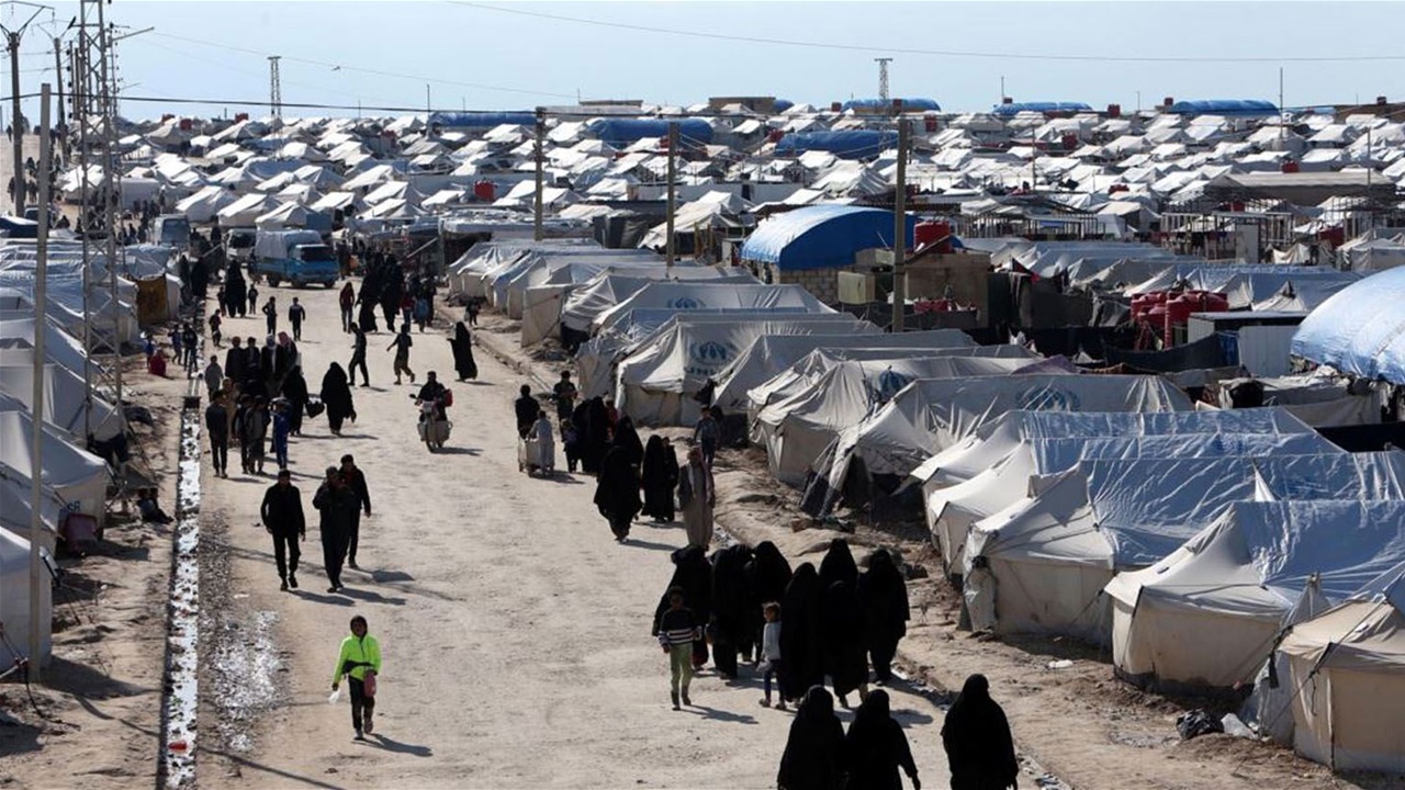 &quot;شمال وشرق سوريا&quot; تعلن إعادة 240 عائلة من مخيم الهول إلى العراق