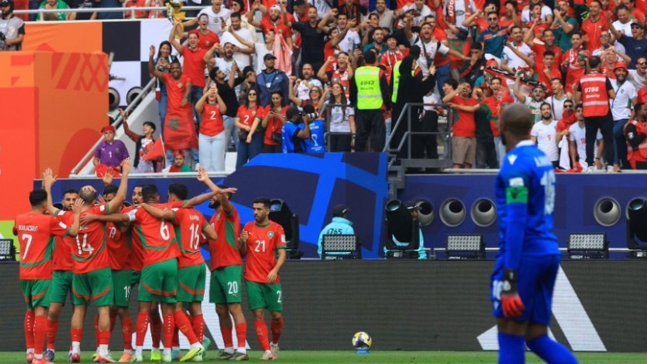 المغرب يقسو على جزر القمر بثلاثية في كأس العرب