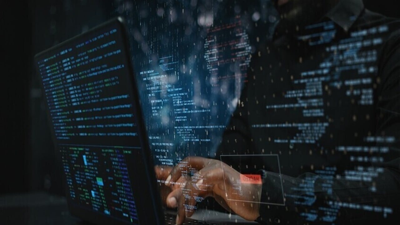 قراصنة يخترقون البحرية الأوكرانية ويسلمون البيانات لروسيا