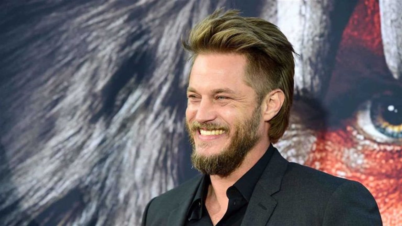 ترافيس فيميل في الزي العربي