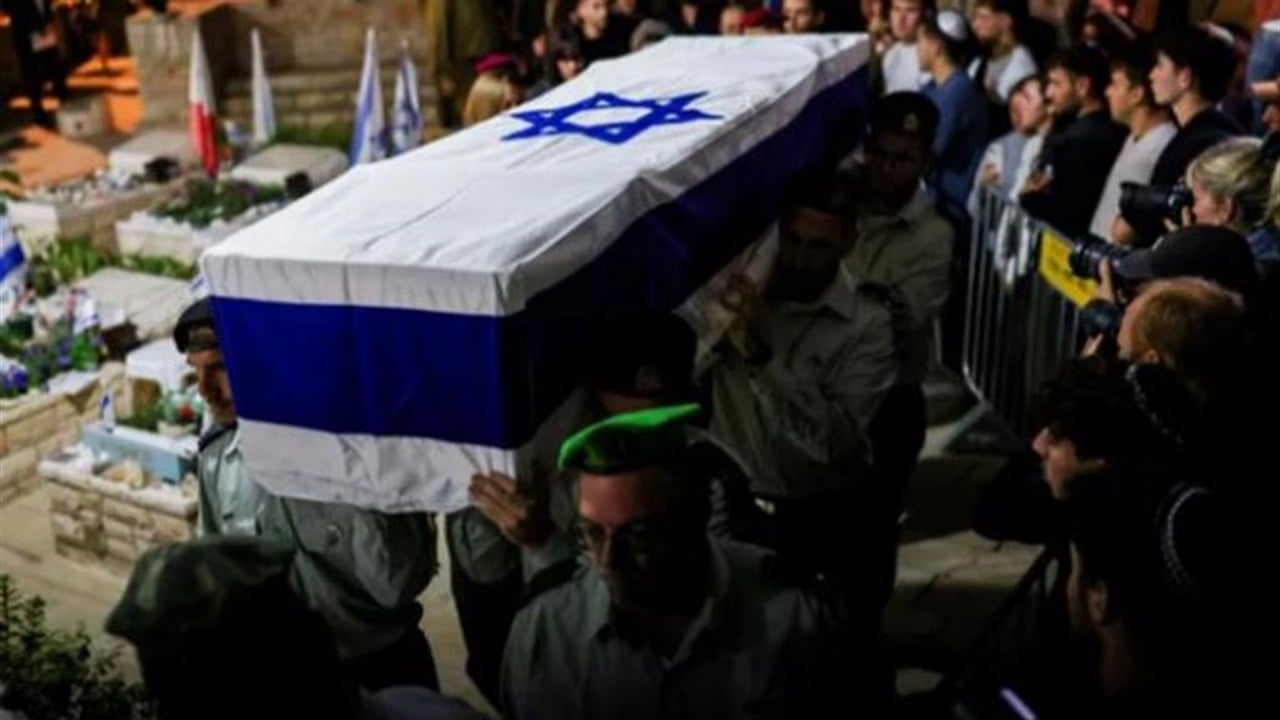 إسرائيل تتسلم جثمان رهينة جديدة من غزة.. كم تبقى؟ 