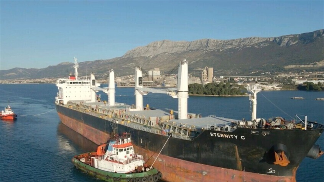 الحوثيون يفرجون عن بحارة فلبينيين بوساطة عمانية