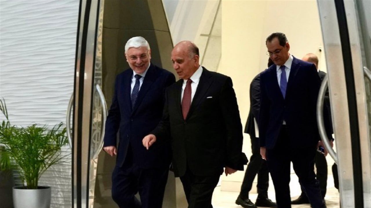 وزير الخارجية يصل قطر للمشاركة في منتدى الدوحة