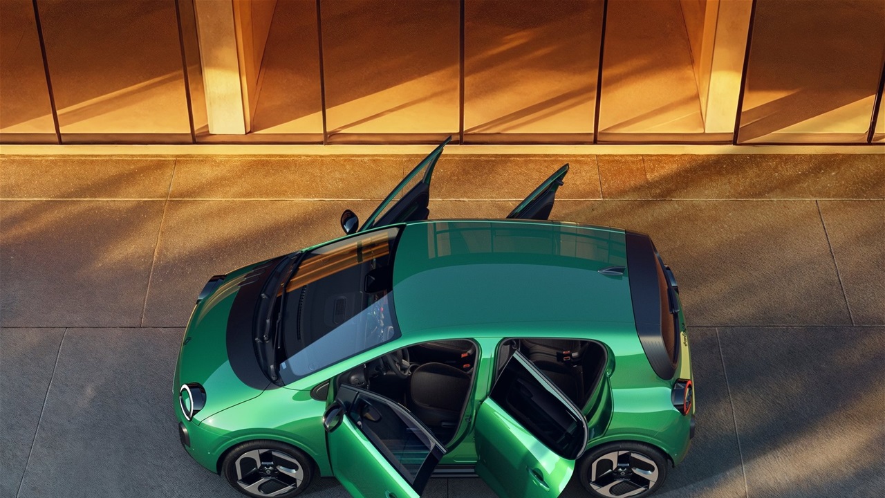 رينو توينغو الكهربائية: أيقونة الماضي تعود بروح مدروسة لسوق اليوم