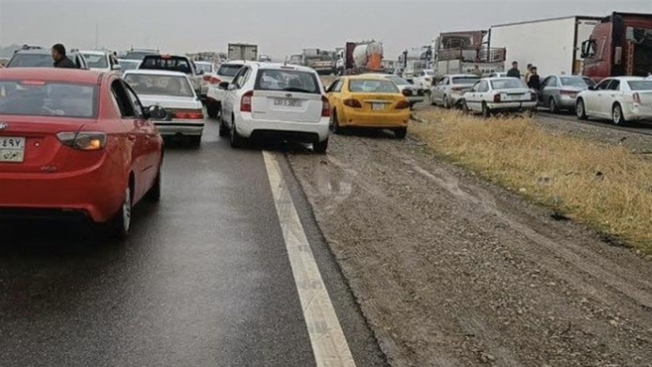 بعد إغلاقه بسبب السيول.. إعادة فتح جسر حيوي على طريق بغداد - كركوك