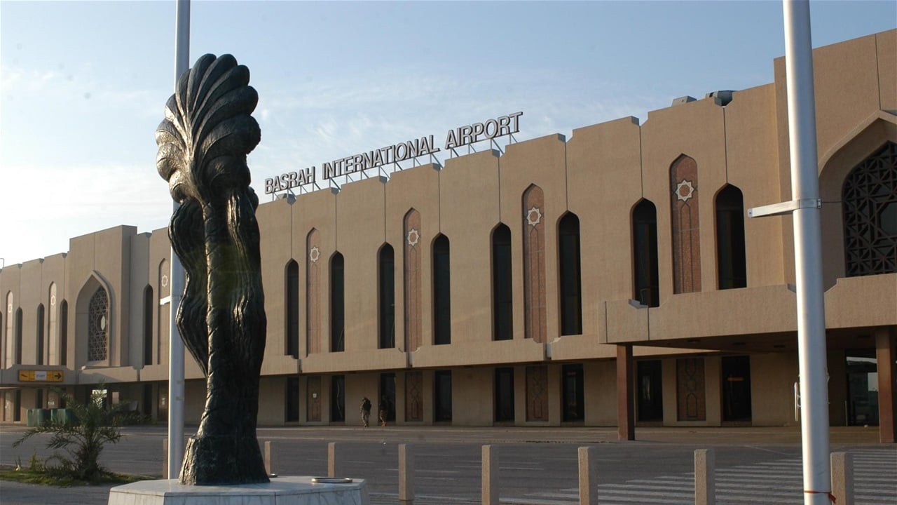 استئناف الرحلات في مطار البصرة بعد ساعة على توقفها