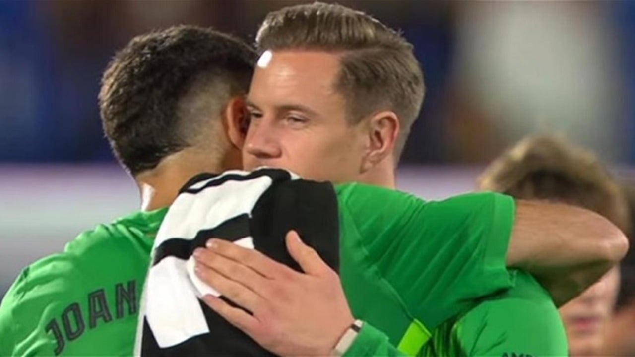 استبعاد تشيزني وتواجد شتيغن.. قائمة برشلونة ضد أوساسونا