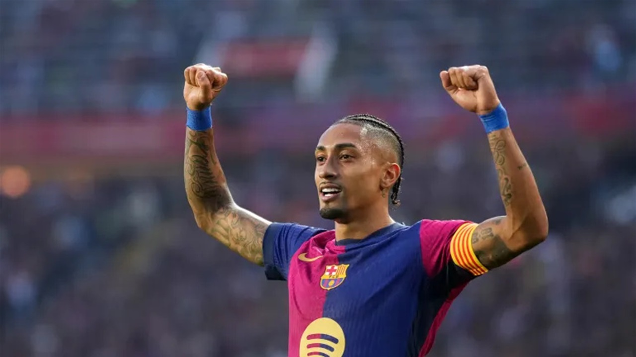 ما حقيقة رحيل رافينيا عن صفوف برشلونة خلال الفترة المقبلة ؟ 