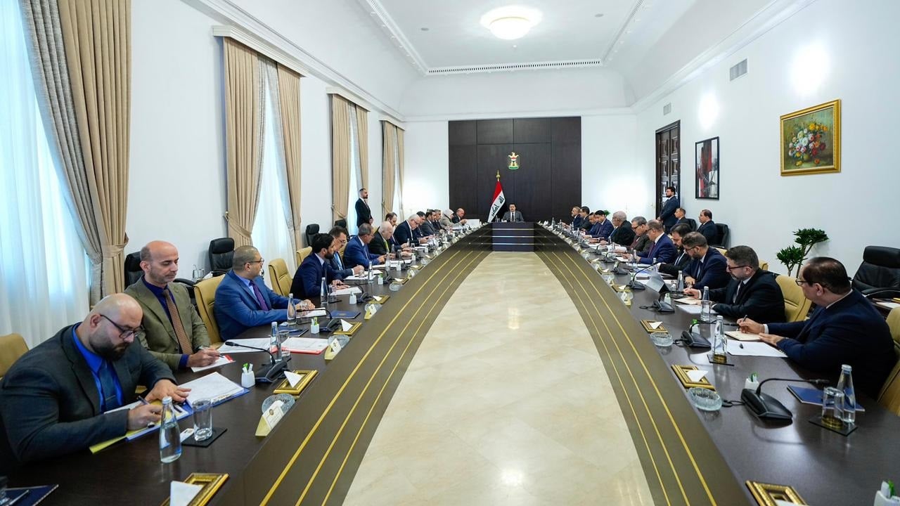 قرارات حكومية &quot;حاسمة وقوية&quot; بينها تخص &quot;توحيد سلم الرواتب&quot; والبطاقة التموينية