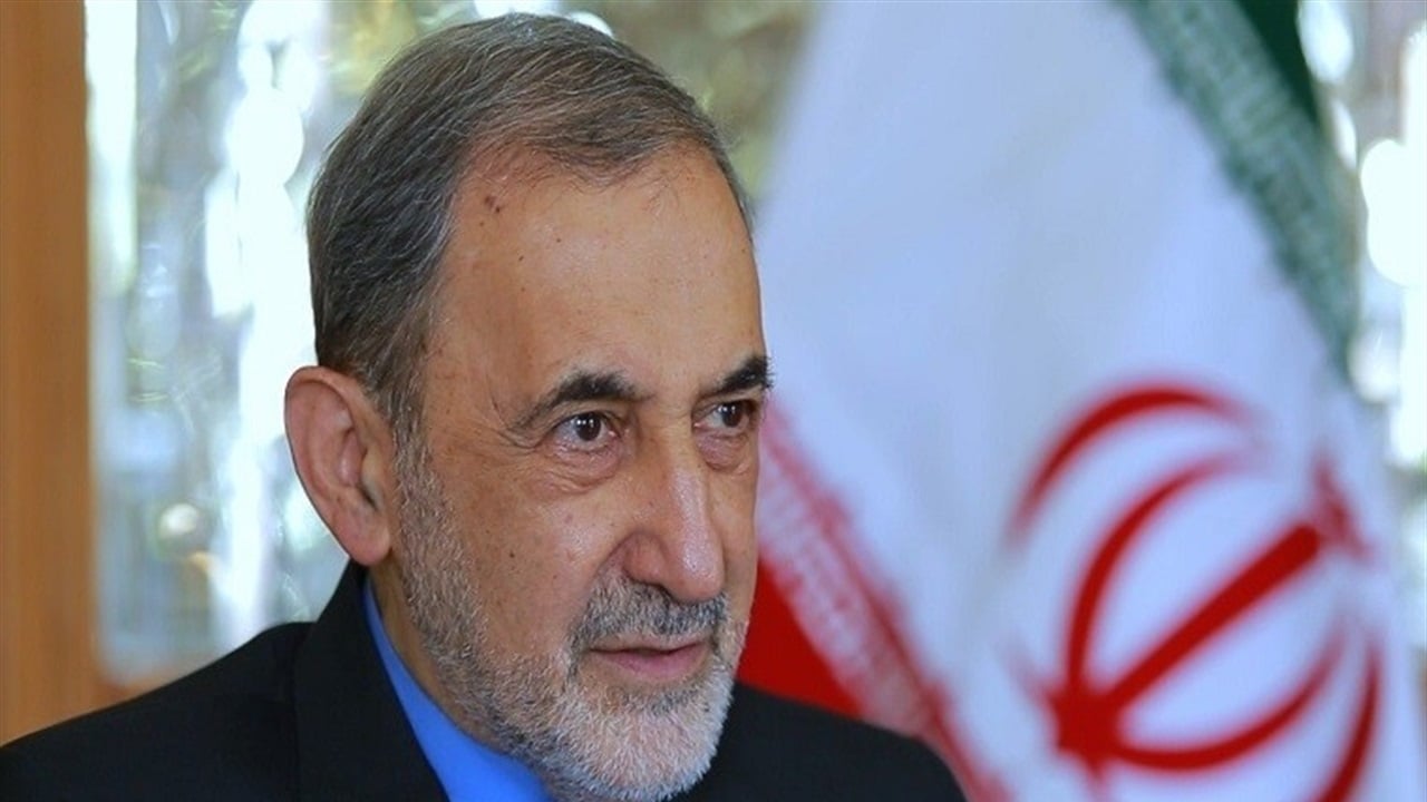 مستشار خامنئي يحذر من خطر يهدد أمن إيران