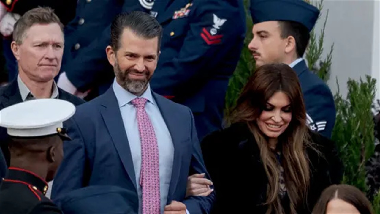 ترامب يعلن خطوبة نجله الأكبر (فيديو)